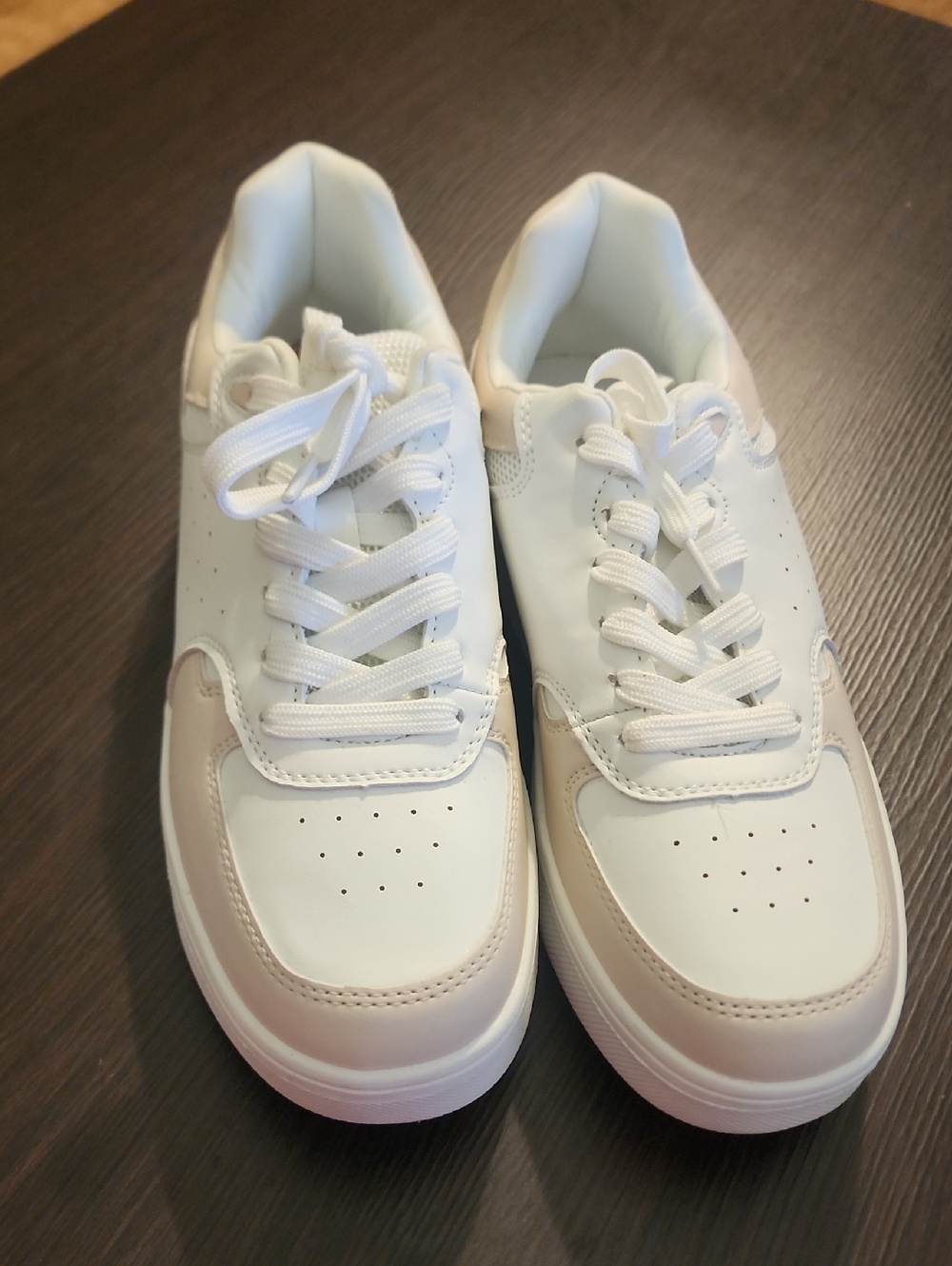 Red Women's White and Beige Casual Sneakers